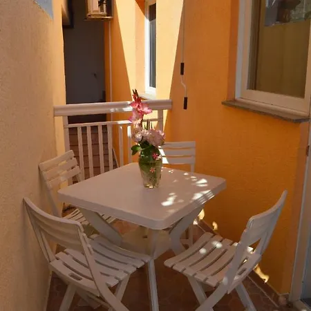 Ivan アパート ピサック